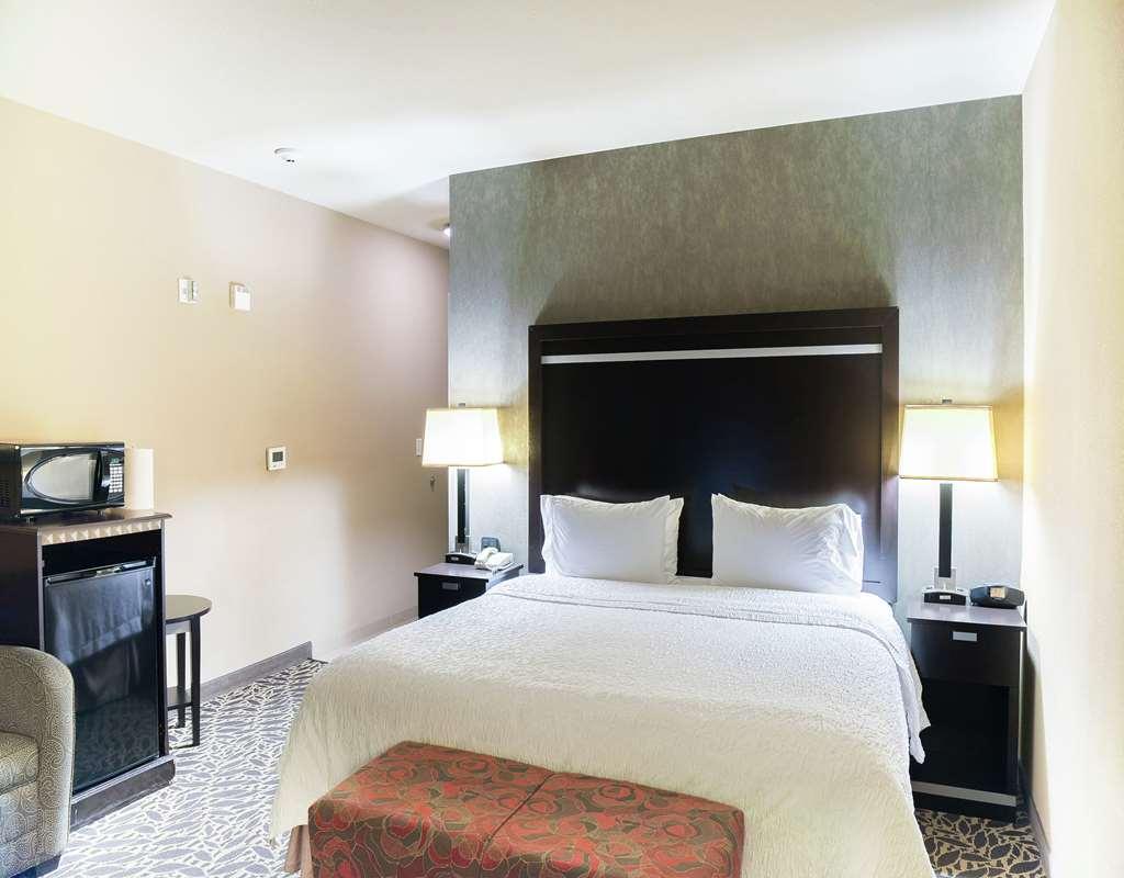 Hampton Inn & Suites Бей Сити Стая снимка
