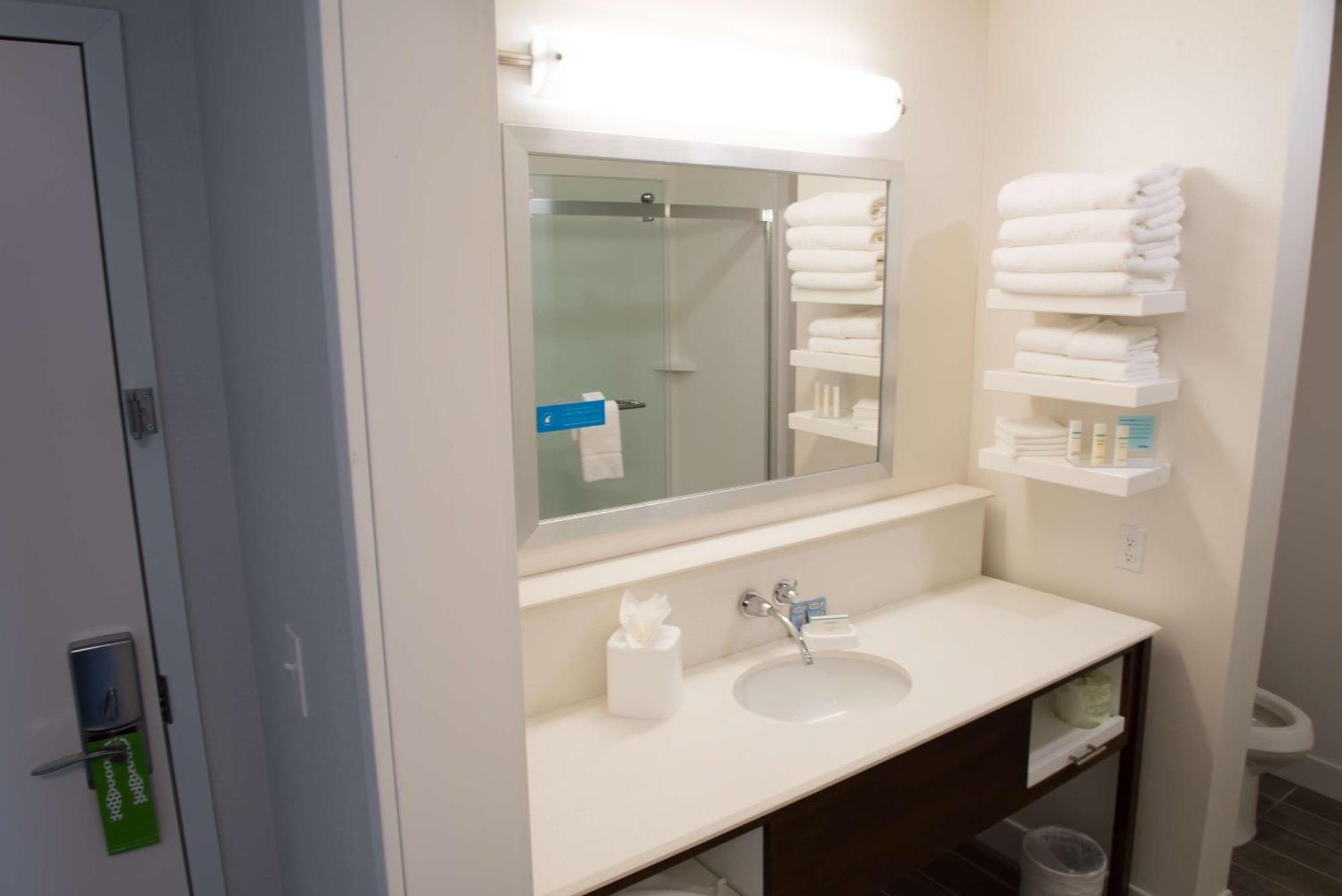 Hampton Inn & Suites Бей Сити Екстериор снимка