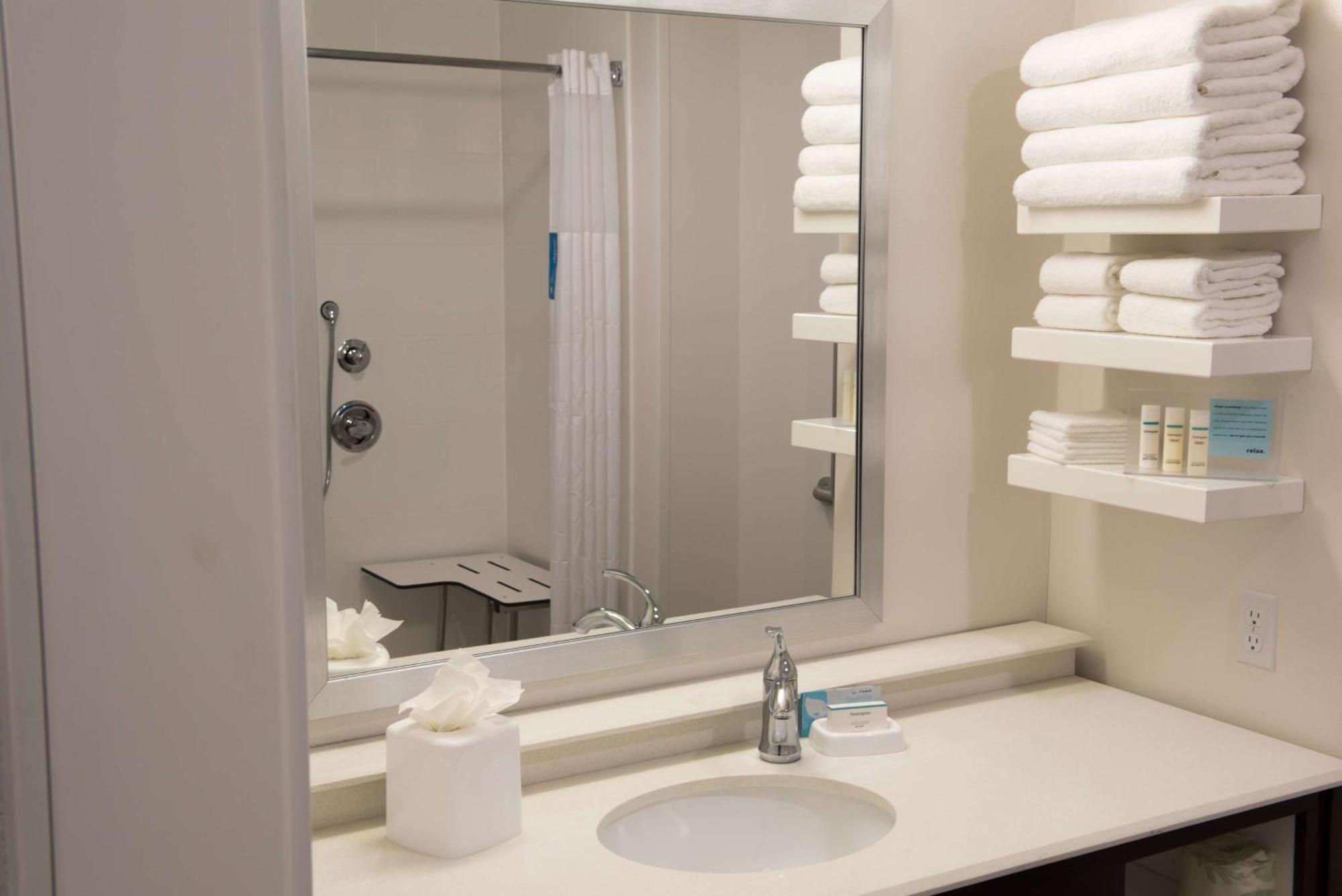 Hampton Inn & Suites Бей Сити Екстериор снимка